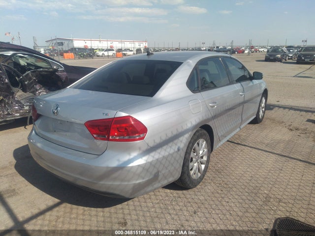 1VWAT7A39FC037971 Volkswagen Passat 1.8t Wolfsburg Ed