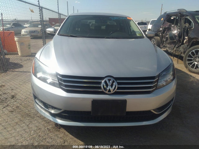 1VWAT7A39FC037971 Volkswagen Passat 1.8t Wolfsburg Ed
