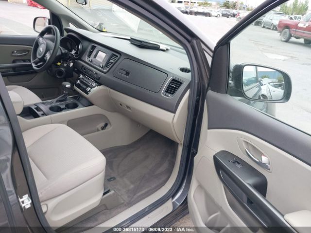 KNDMB5C1XH6323056 KIA SEDONA LX
