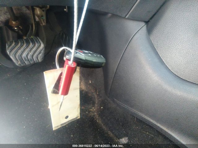 KNMAT2MT9HP606640 Nissan ROGUE SV
