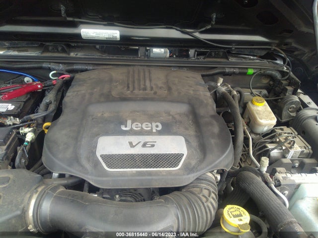 1C4BJWDG0GL335946 Jeep Wrangler Unlimited Sport