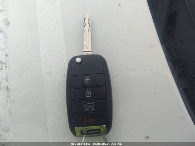 KNDJN2A26G7356603 KIA Soul Base