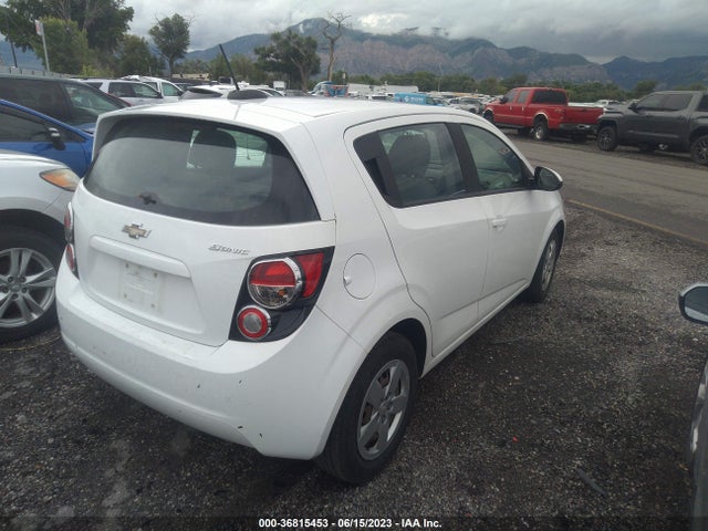 Chevrolet SONIC LS 2015 1G1JA6SH1F4206753 Image 4