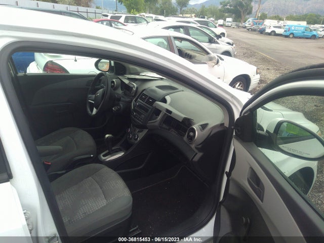 Chevrolet SONIC LS 2015 1G1JA6SH1F4206753 Image 5
