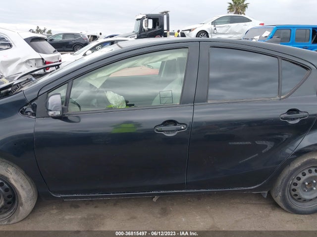 Toyota Prius C One/two/three/four 2015 JTDKDTB39F1113812 Image 7