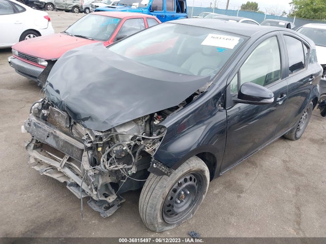 Toyota Prius C One/two/three/four 2015 JTDKDTB39F1113812 Image 2