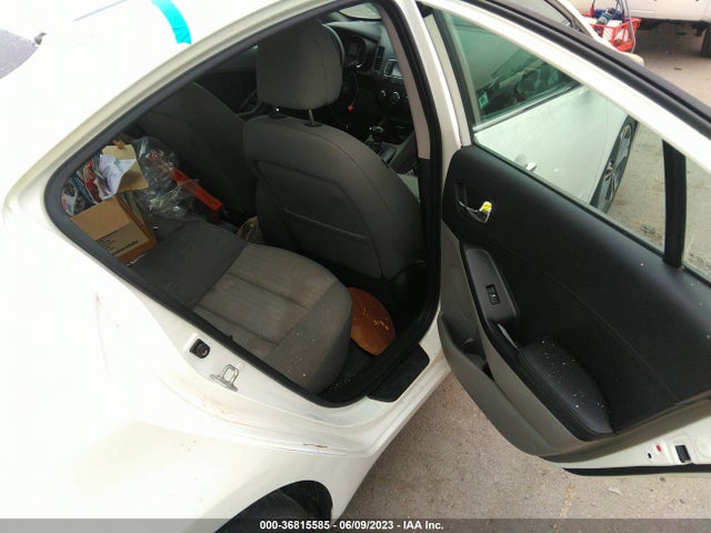 2015 KIA FORTE EX VIN: KNAFX4A89F5284027