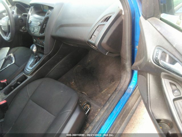 1FADP3F27JL315049 Ford FOCUS SE