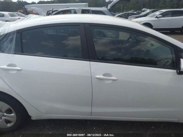 KIA FORTE LX 2017 3KPFK4A73HE137167 Image 13