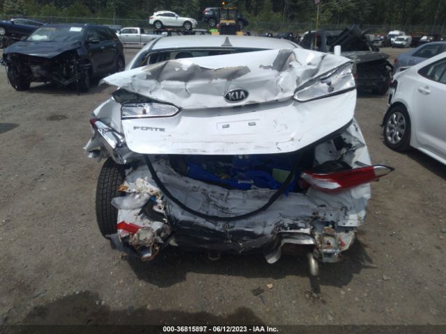 KIA FORTE LX 2017 3KPFK4A73HE137167 Image 16