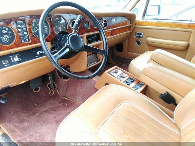 1987 ROLLS-ROYCE SILVER SPUR VIN: SCAZN02A3HCX21820
