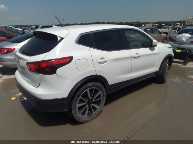 JN1BJ1CP9JW160755 Nissan Rogue Sport S