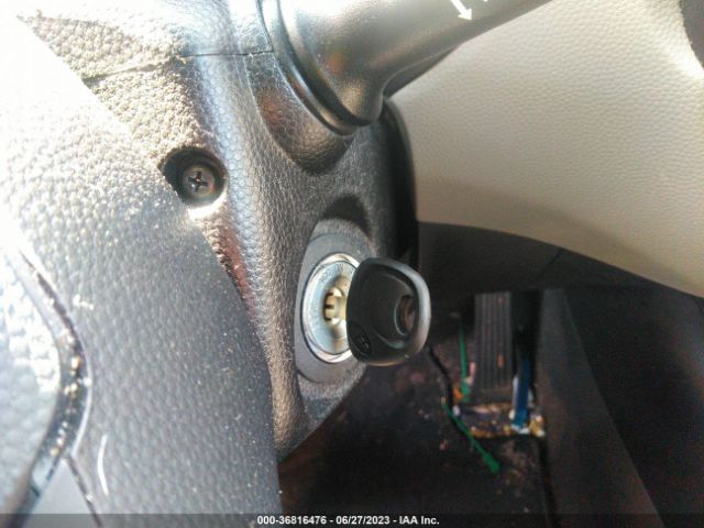 KNDJN2A29J7521048 KIA Soul Base