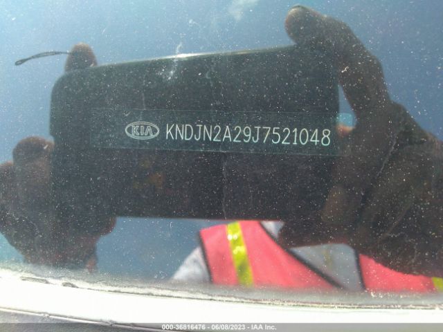 KNDJN2A29J7521048 KIA Soul Base