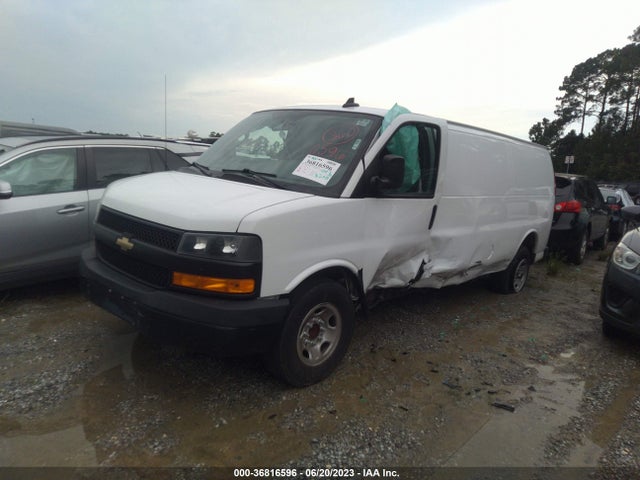 Chevrolet EXPRESS CARGO VAN 2018 1GCZGHFG8J1337159 Image 2