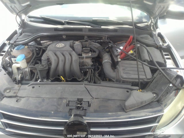 3VW2K7AJ8FM289845 Volkswagen Jetta Sedan 2.0l S