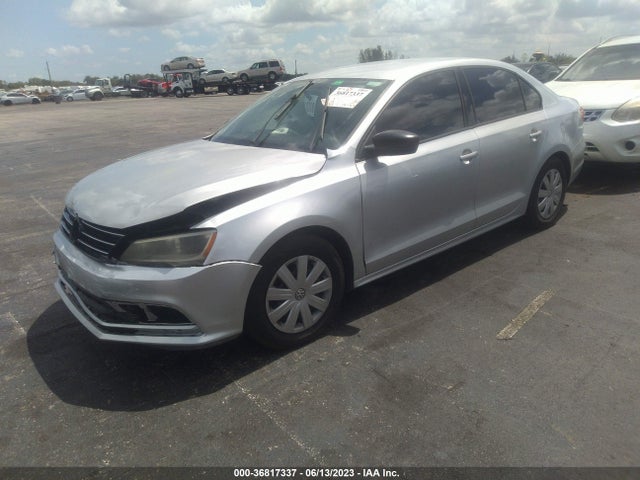 3VW2K7AJ8FM289845 Volkswagen Jetta Sedan 2.0l S