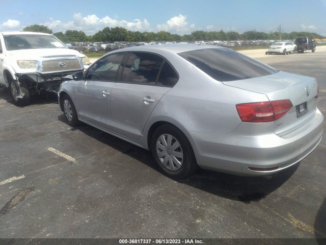 3VW2K7AJ8FM289845 Volkswagen Jetta Sedan 2.0l S