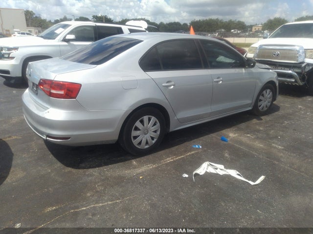 3VW2K7AJ8FM289845 Volkswagen Jetta Sedan 2.0l S