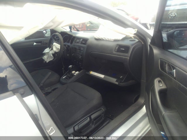 3VW2K7AJ8FM289845 Volkswagen Jetta Sedan 2.0l S
