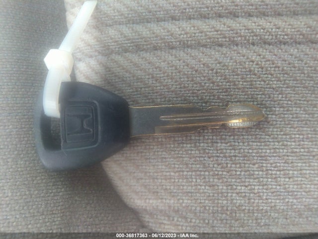 2000 HONDA ACCORD SDN LX VIN: 1HGCG6652YA147121