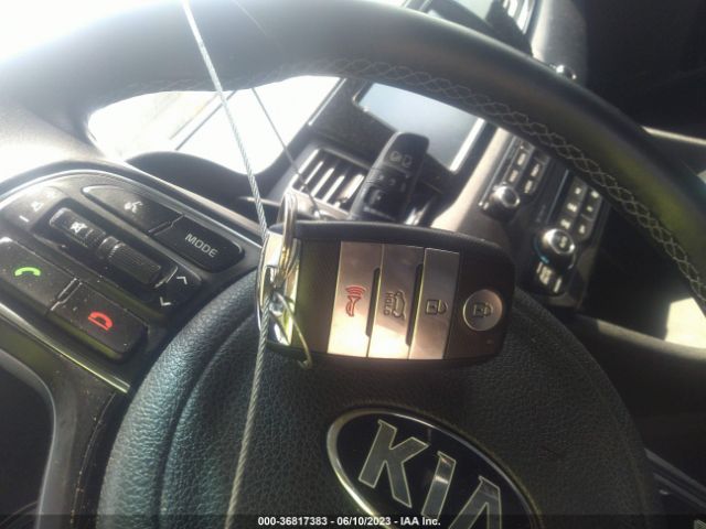 KNDCC3LC0H5093144 KIA Niro Touring Launch Edition