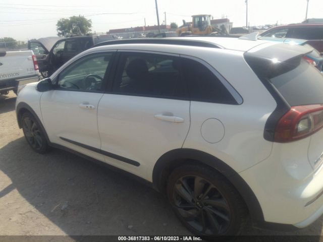 KNDCC3LC0H5093144 KIA Niro Touring Launch Edition