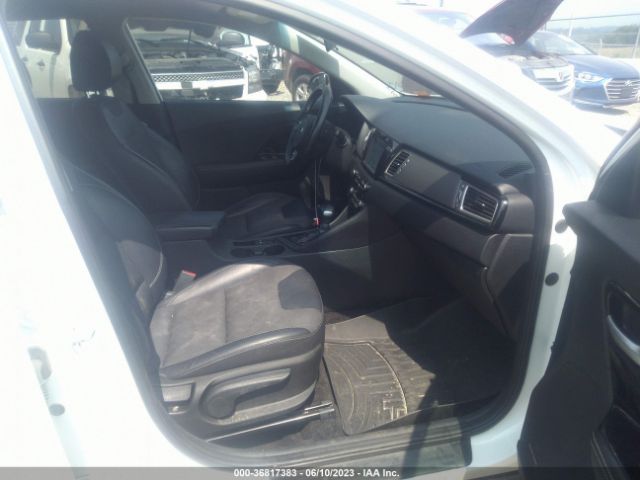 KNDCC3LC0H5093144 KIA Niro Touring Launch Edition