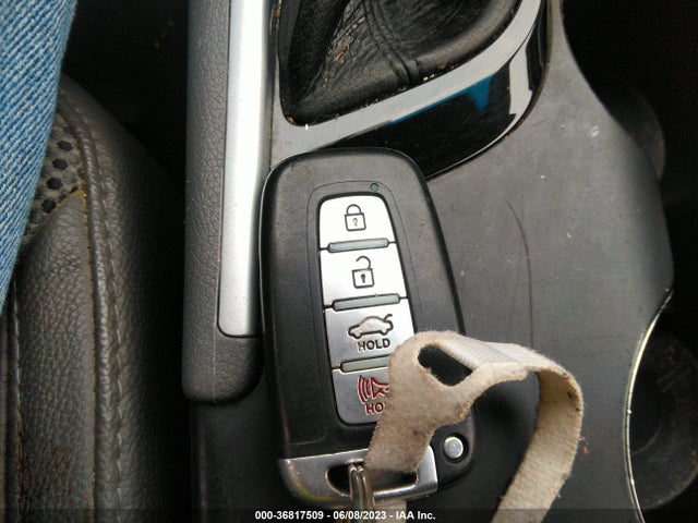 2011 HYUNDAI SONATA SE VIN: 5NPEC4AC6BH163352