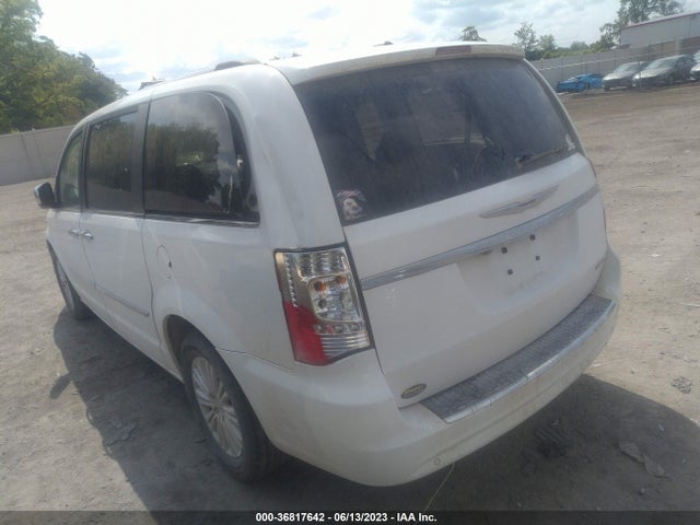 2C4RC1GG9ER204056 Chrysler Town & Country Limited
