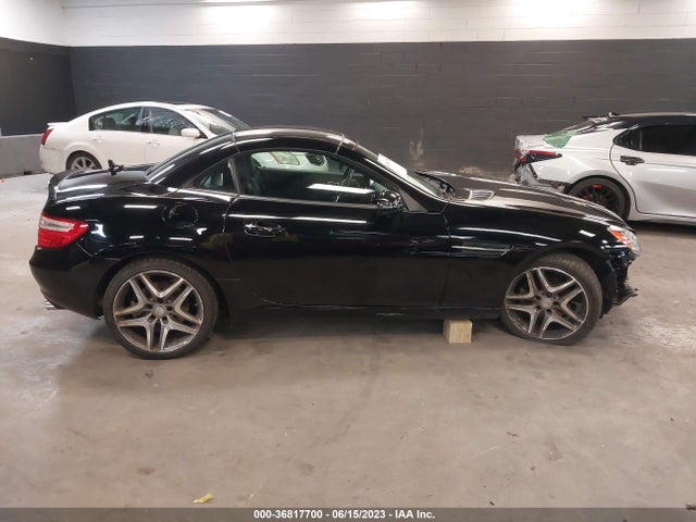 2015 Mercedes-Benz SLK-Class, VIN: WDDPK4HA6FF110835