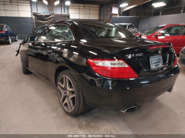 2015 Mercedes-Benz SLK-Class, VIN: WDDPK4HA6FF110835