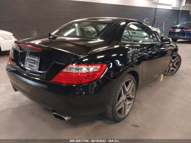 2015 Mercedes-Benz SLK-Class, VIN: WDDPK4HA6FF110835