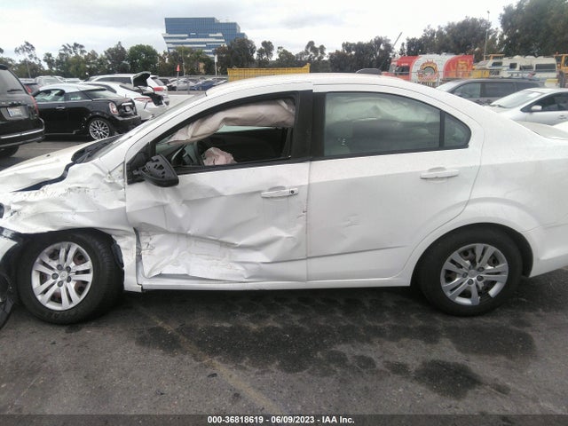 Chevrolet SONIC LS 2017 1G1JB5SG0H4156395 Image 14
