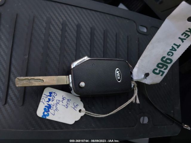 KNDJ23AU6M7787230 KIA SOUL LX