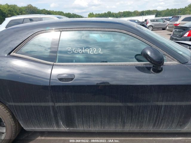 2C3CDZAG7JH131297 Dodge Challenger Sxt Plus
