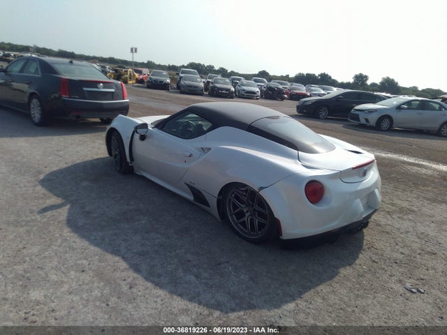ZARBAAA42HM231084 Alfa Romeo 4C COUPE