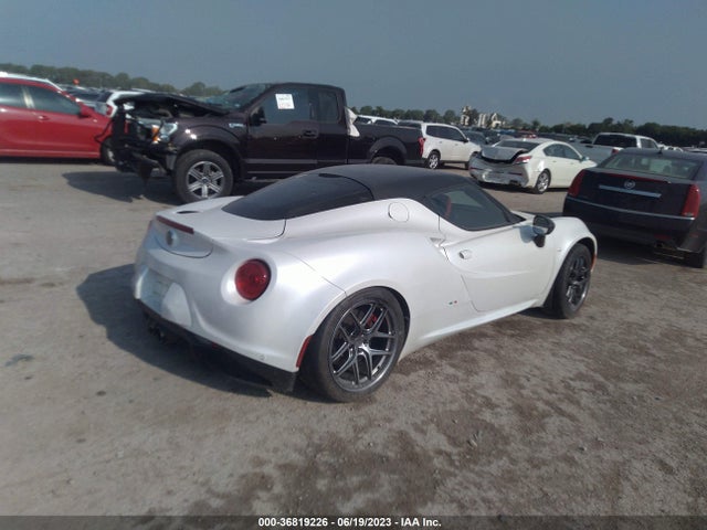 ZARBAAA42HM231084 Alfa Romeo 4C COUPE