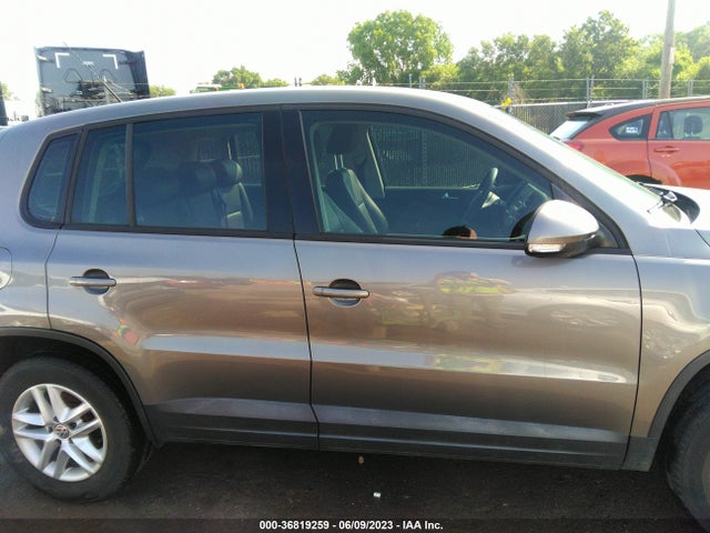2011 VOLKSWAGEN TIGUAN S VIN: WVGAV7AX6BW553483