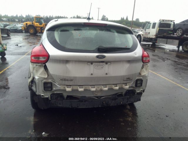 1FADP3K29FL315423 Ford FOCUS SE