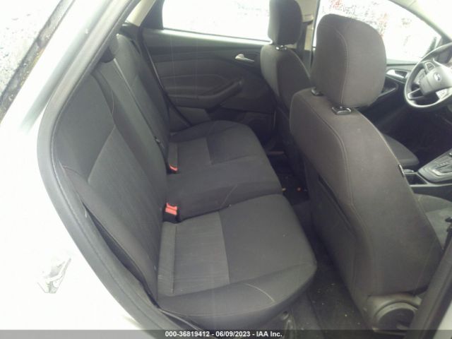 1FADP3K29FL315423 Ford FOCUS SE