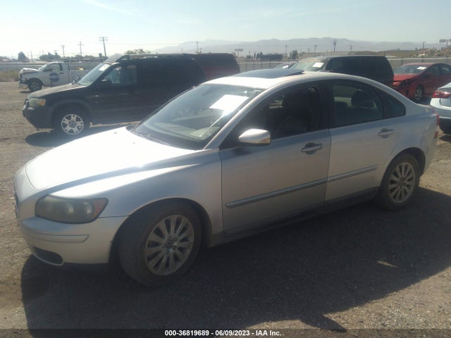 2005 VOLVO S40 VIN: YV1MS390752114003