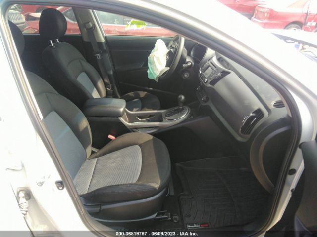 KNDPB3AC6E7550353 KIA Sportage Lx