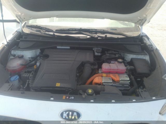 KNDCB3LC2M5471574 KIA NIRO LX