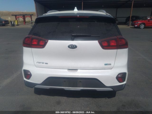 KNDCB3LC2M5471574 KIA NIRO LX