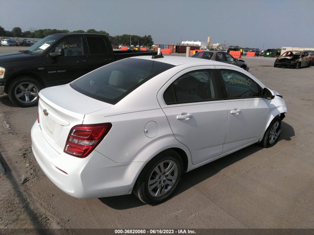 Chevrolet SONIC LS 2018 1G1JB5SH7J4121464 Image 4