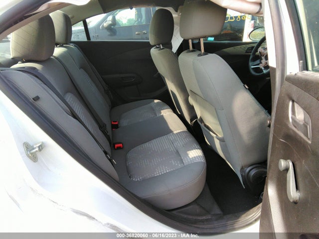 Chevrolet SONIC LS 2018 1G1JB5SH7J4121464 Image 8