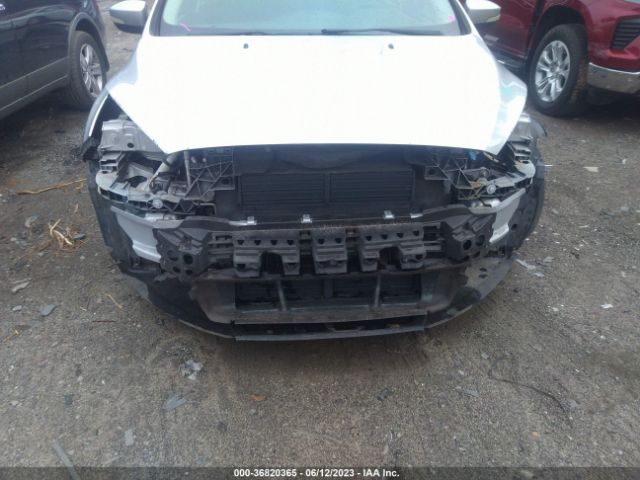 1FADP3K26FL295292 Ford FOCUS SE