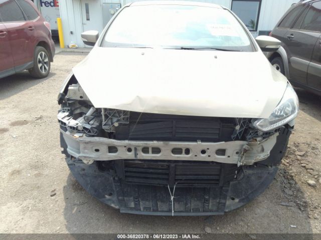 1FADP3K20GL238409 Ford FOCUS SE