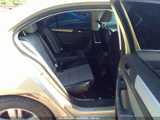 3VW637AJ0EM211184 Volkswagen Jetta Sedan Hybrid Sel